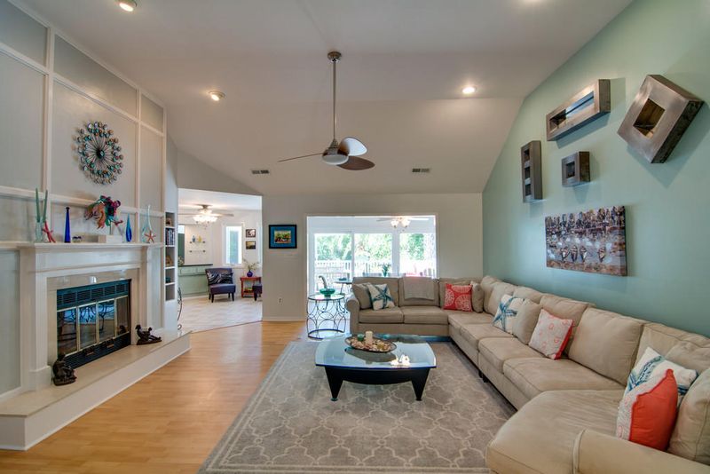 31 Fairway Oaks Ln, Isle Of Palms, SC 29451