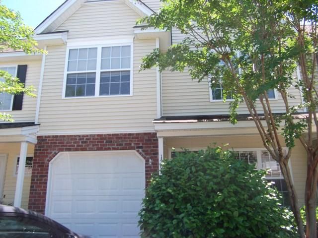 1203 Yellow Hawthorn Cir, Summerville, SC 29483