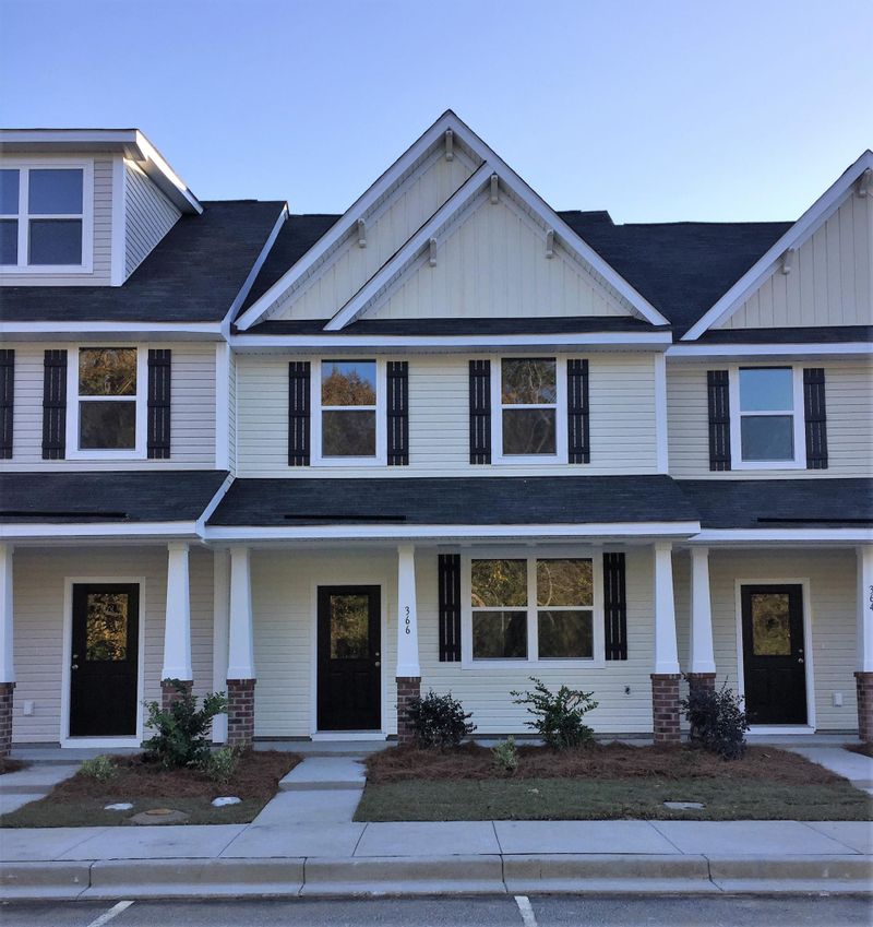 366 Flyway Rd, Goose Creek, SC 29445