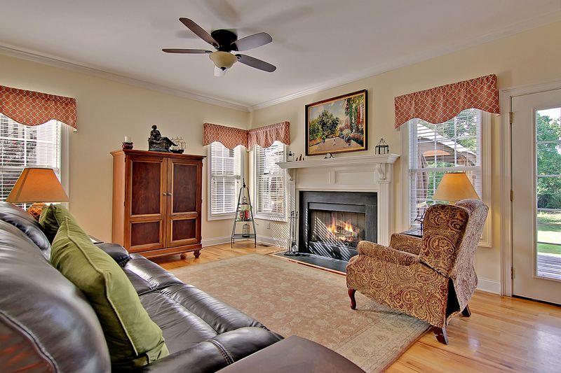 567 White Chapel Cir, Charleston, SC 29412