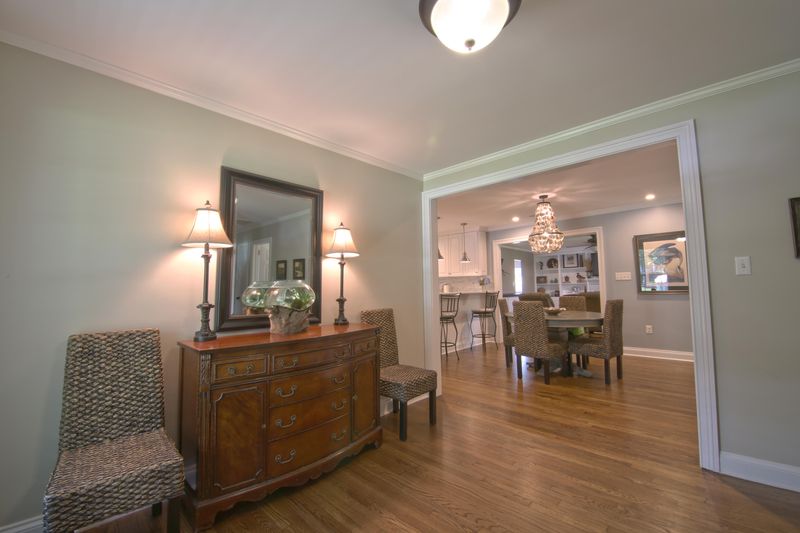 1609 Sanford Rd, Charleston, SC 29407