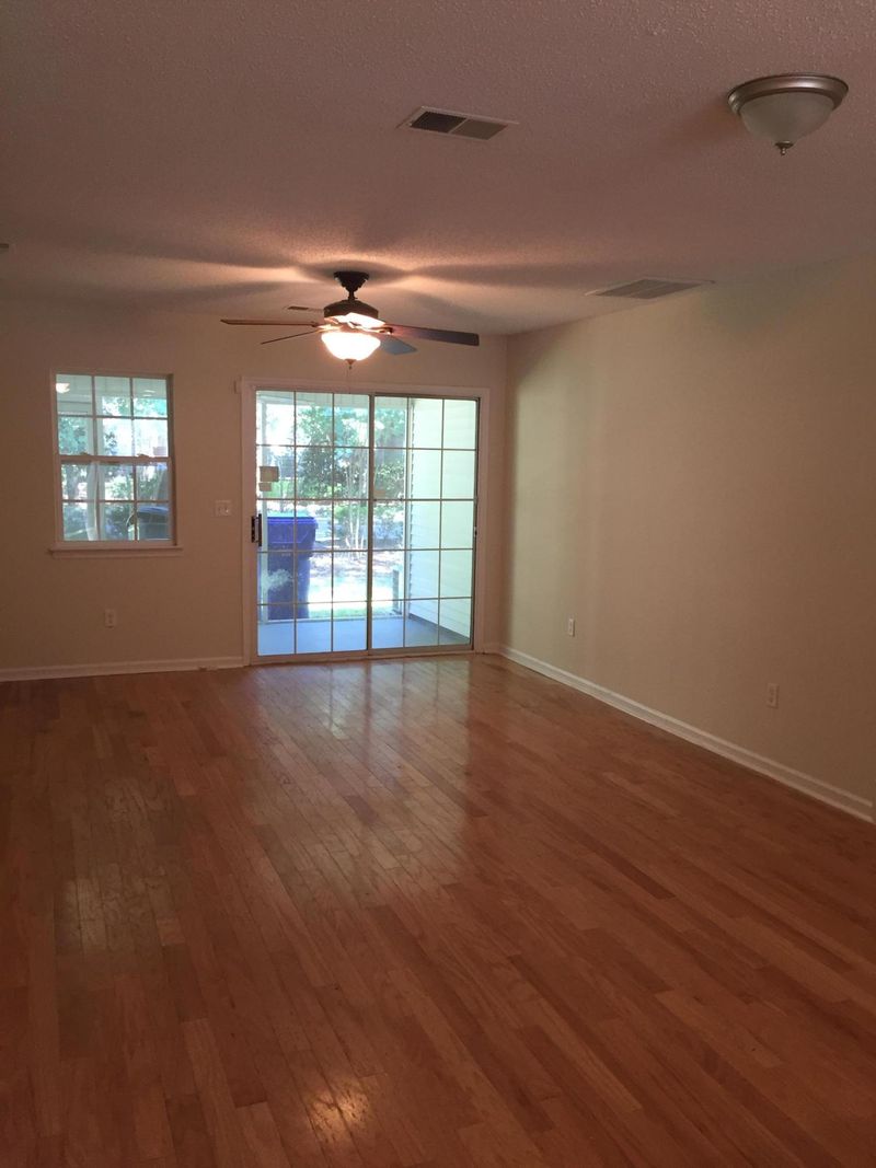 8054 Shadow Oak Dr, North Charleston, SC 29406