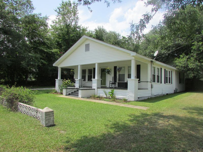 276 S Main St, Ridgeville, SC 29472