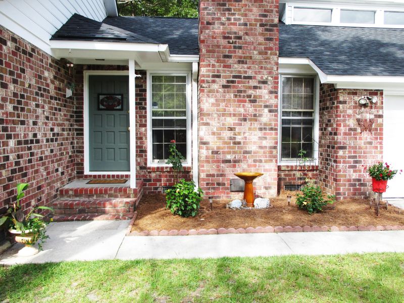 227 Canaberry Cir, Summerville, SC 29483