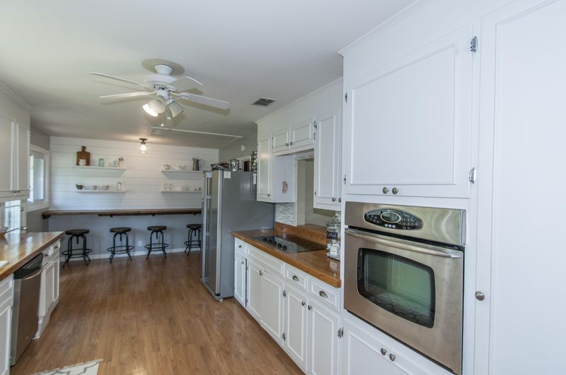 1224 N Park Pl, North Charleston, SC 29405