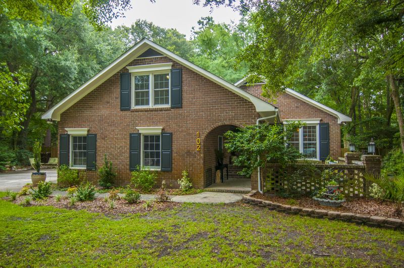 102 Lewisfield Ct, Summerville, SC 29485