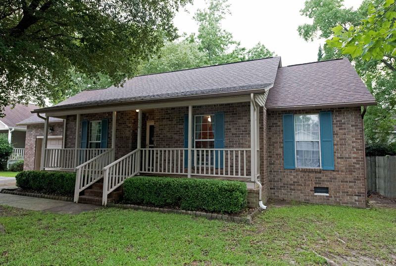 526 Beechcraft St, Charleston, SC 29407