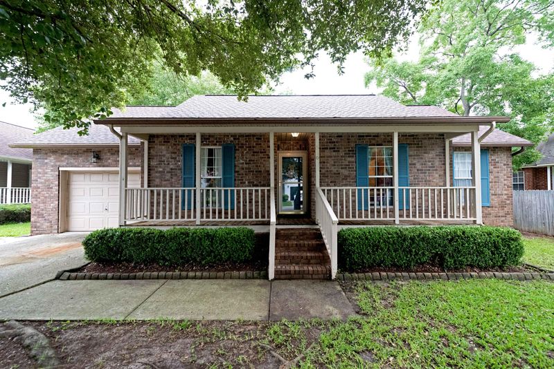 526 Beechcraft St, Charleston, SC 29407