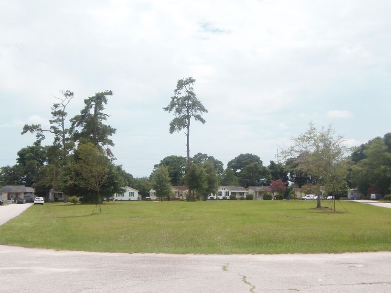 2675 Ferrara Dr, North Charleston, SC 29405