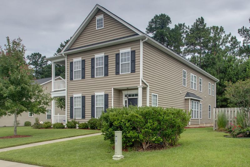 131 Berwick Dr, Summerville, SC 29483