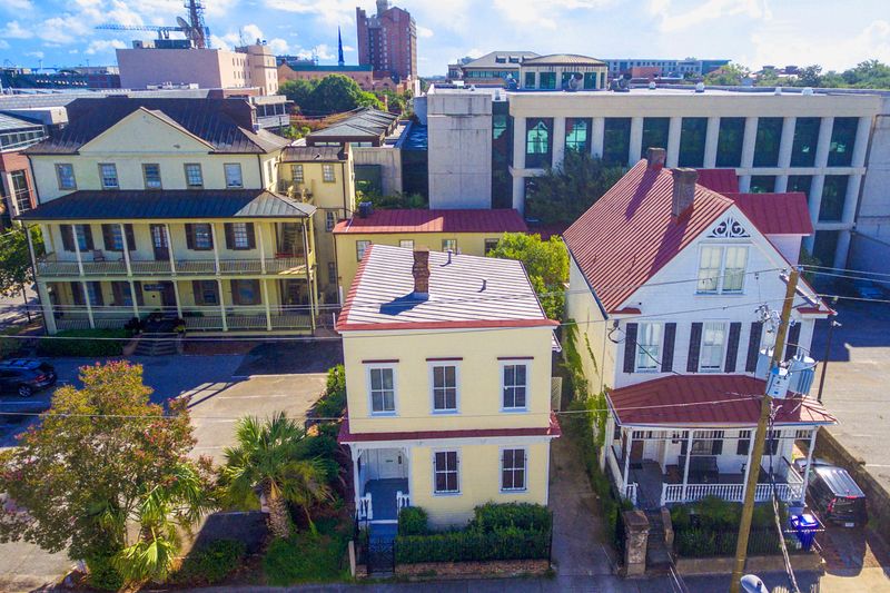 60 Pitt St, Charleston, SC 29401