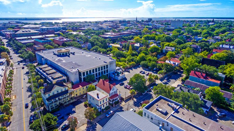 60 Pitt St, Charleston, SC 29401