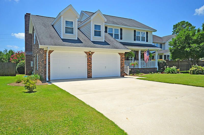1310 Woodpecker Ln, Hanahan, SC 29410