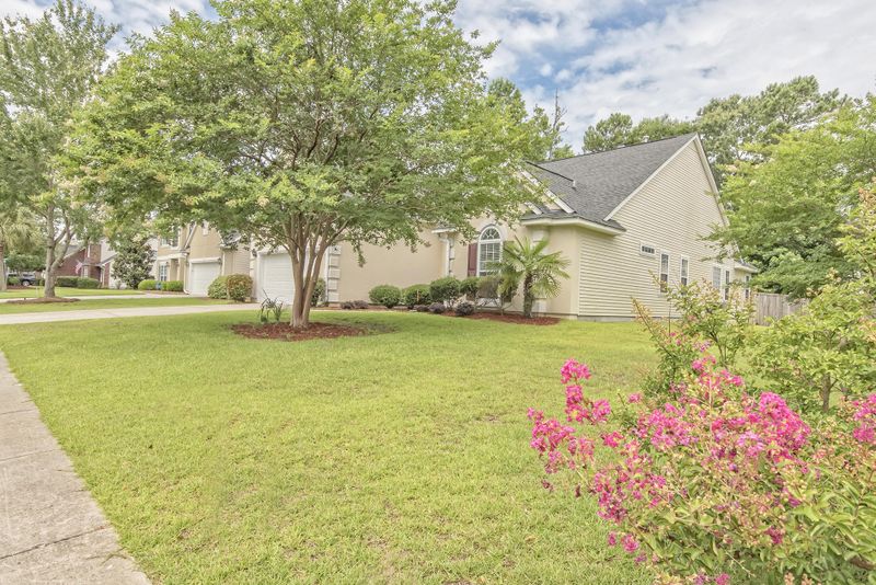 829 Paran Oaks Dr, Charleston, SC 29414