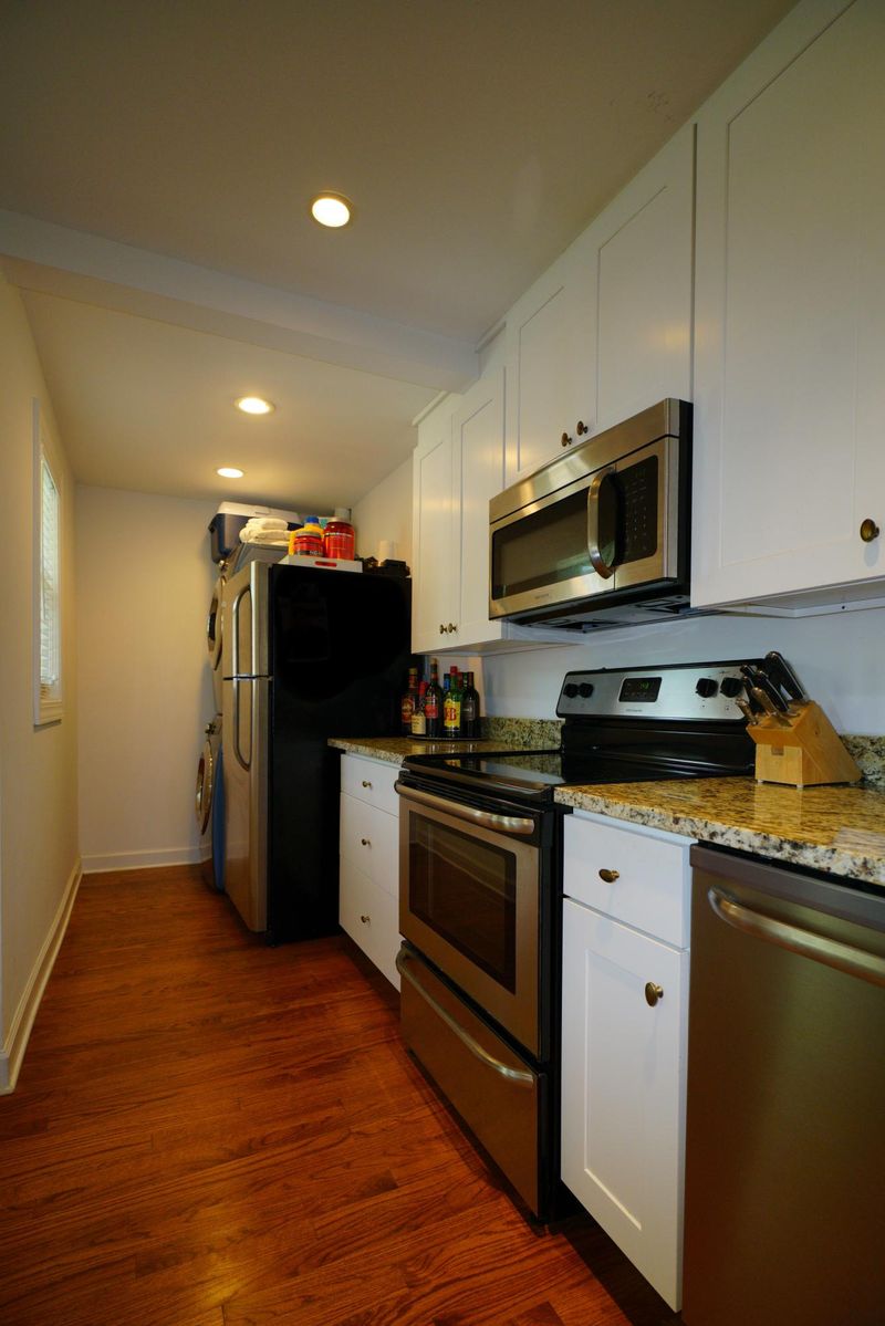 6 Sheppard St, Charleston, SC 29403
