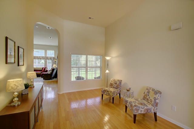 1403 Coopers Hawk Dr, Hanahan, SC 29410