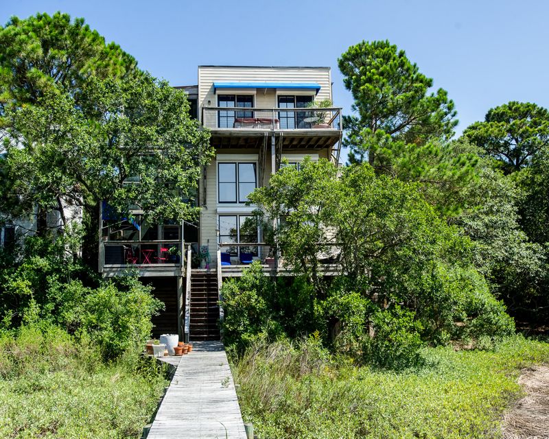 1222 Tabby Dr, Folly Beach, SC 29439