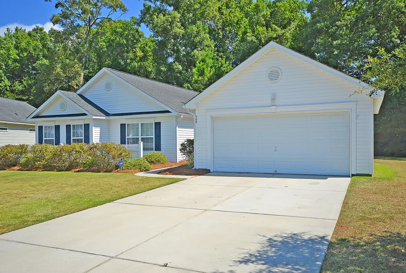 500 Savannah River Dr, Summerville, SC 29485