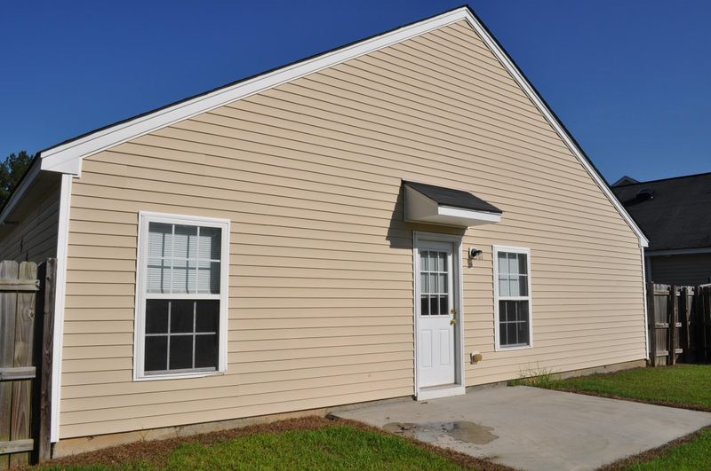 237 Maypop Dr, Goose Creek, SC 29445