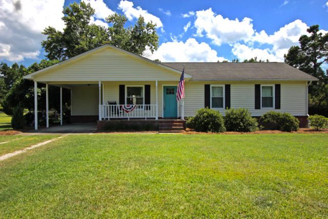 204 Mini Farm Rd, Bonneau, SC 29431