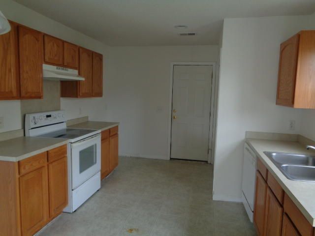 205 Barnwell St, Summerville, SC 29483