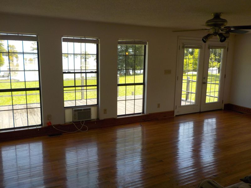 1226 Longpoint Rd, Cross, SC 29436