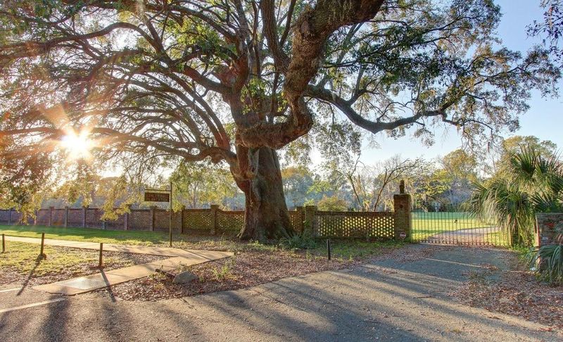 141 - 148 Ashley Hall Plantation Rd, Charleston, SC 29407
