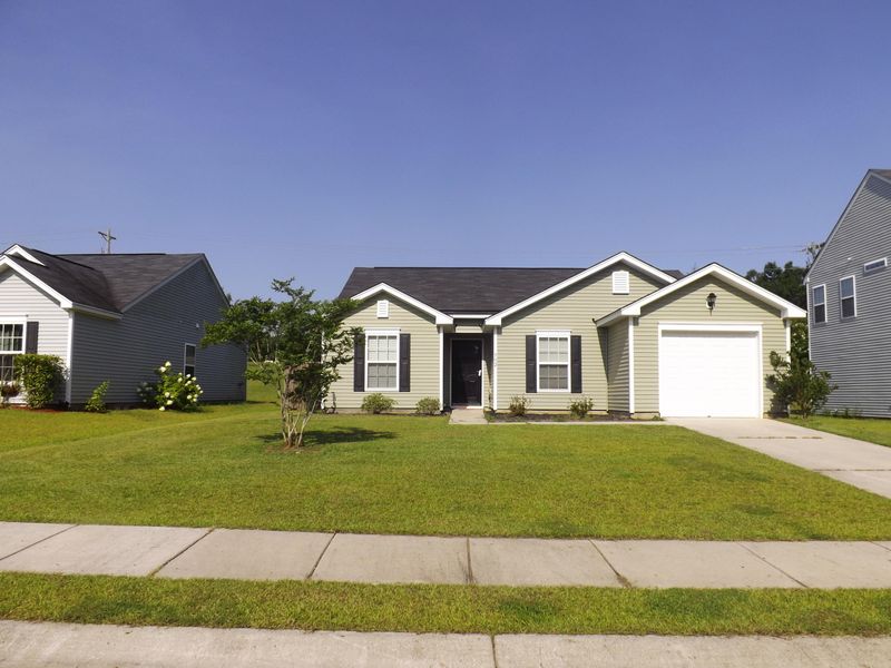 502 English Oak Cir, Moncks Corner, SC 29461
