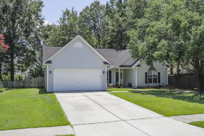 129 Adthan Cir, Goose Creek, SC 29445