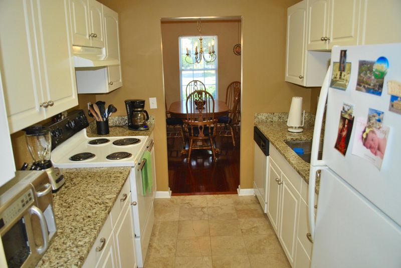 1361 Pinnacle Ln, Charleston, SC 29412