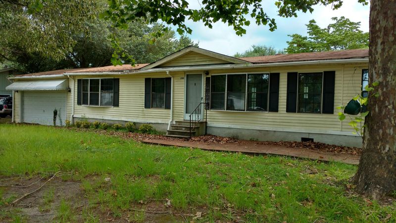 200 Bonneau St, Bonneau, SC 29431
