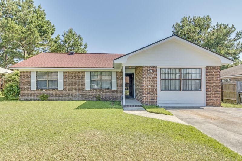 7636 Corley Dr, North Charleston, SC 29418