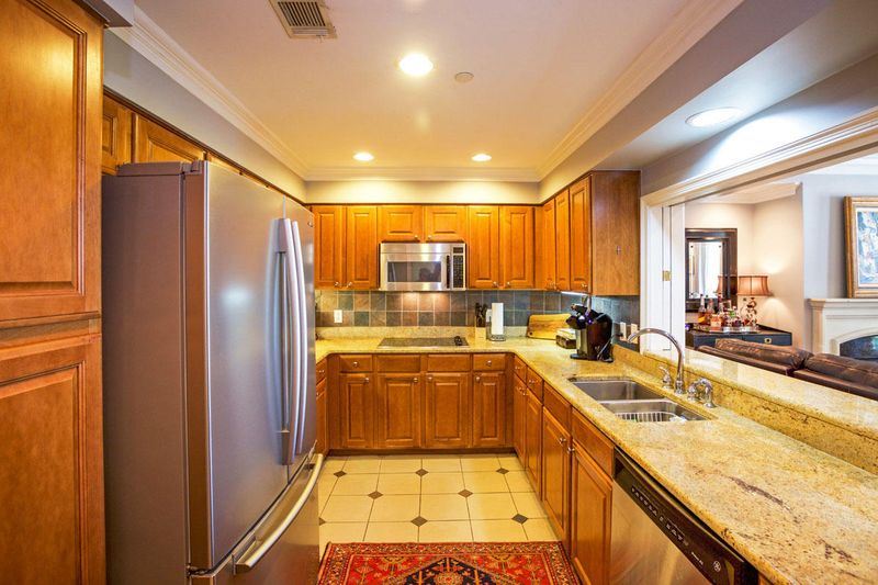 4010 Old Bridgeview Ln, Charleston, SC 29403