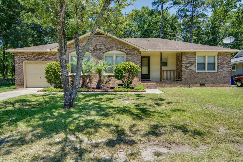 2810 Nantuckett Ave, North Charleston, SC 29420