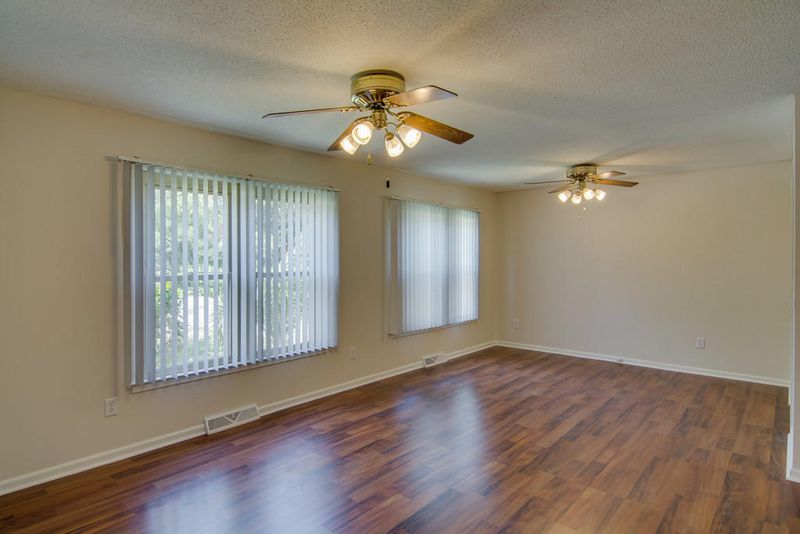2810 Nantuckett Ave, North Charleston, SC 29420