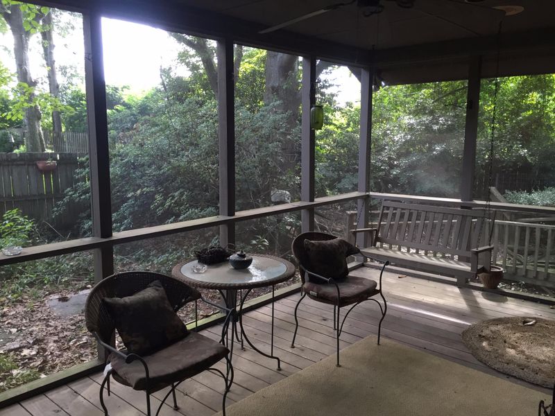 1067 Stonehenge Dr, Hanahan, SC 29410
