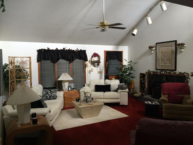 1067 Stonehenge Dr, Hanahan, SC 29410