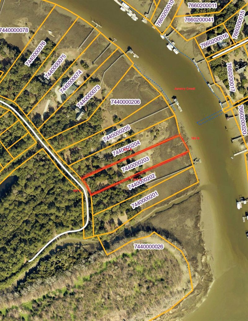 488 Romain Rd, Mcclellanville, SC 29458