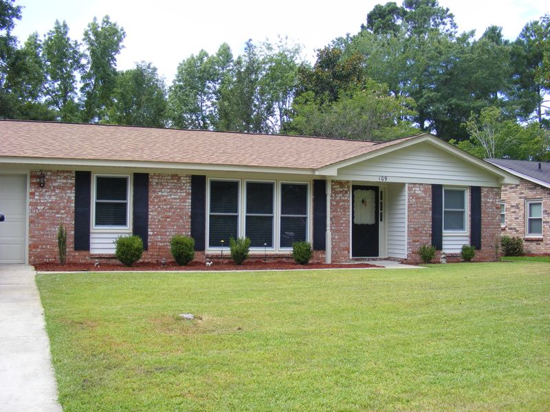 109 Kennington Dr, Goose Creek, SC 29445