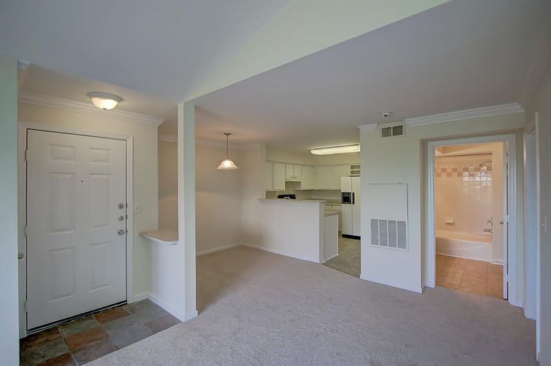 700 Daniel Ellis Dr #4303, Garage 23, Charleston, SC 29412