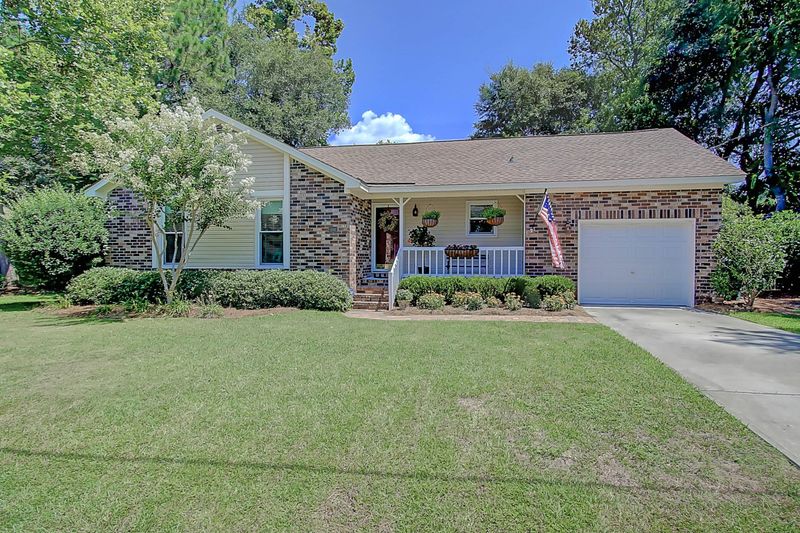 1242 Valley Forge Dr, Charleston, SC 29412