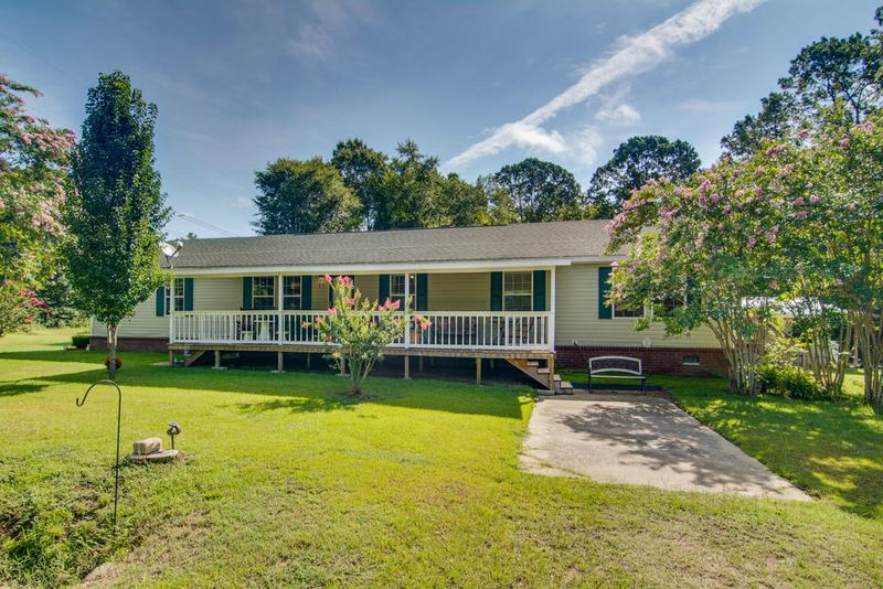 926 Shane Ln, Moncks Corner, SC 29461