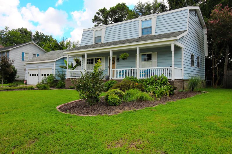 11 Charlyn Dr, Charleston, SC 29407