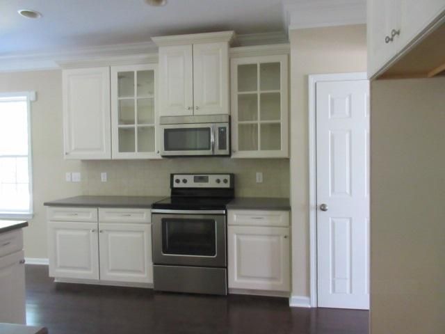 7464 Hawks Cir, Hanahan, SC 29410