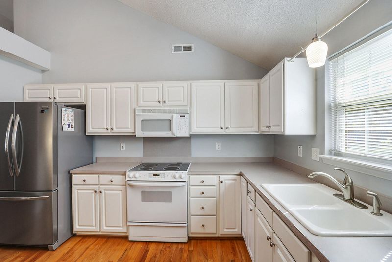 2002 Wadsbury Ln, Charleston, SC 29414