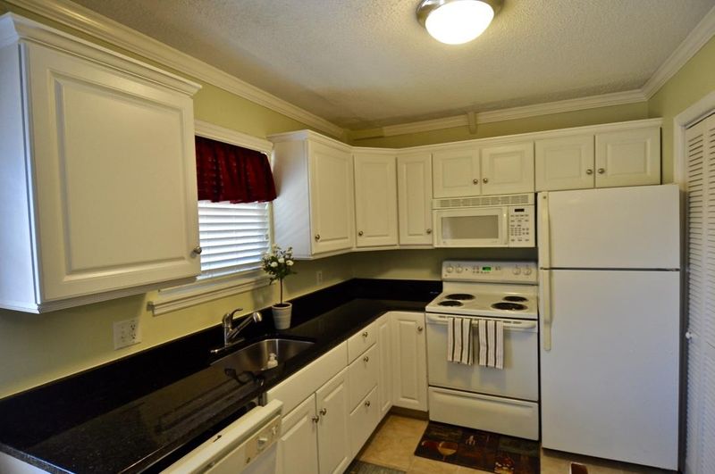 415 Parkdale Dr #8-E, Charleston, SC 29414