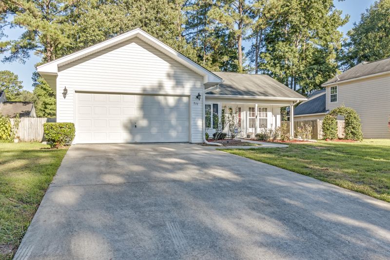 711 Ponderosa Dr, Charleston, SC 29414