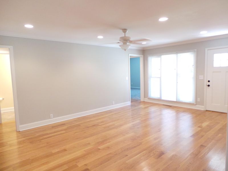 1008 Quaker Dr, Hanahan, SC 29410