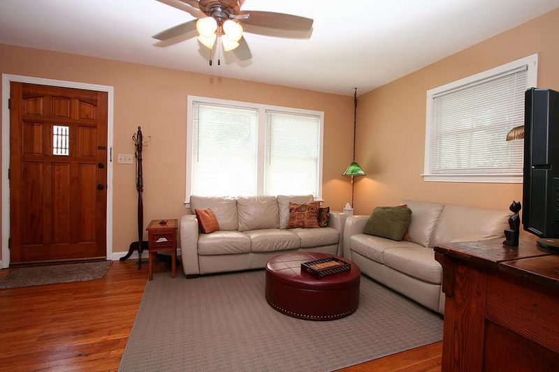 1526 Joan St, Charleston, SC 29407