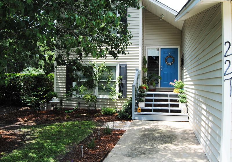 227 Foxborough Rd, Goose Creek, SC 29445